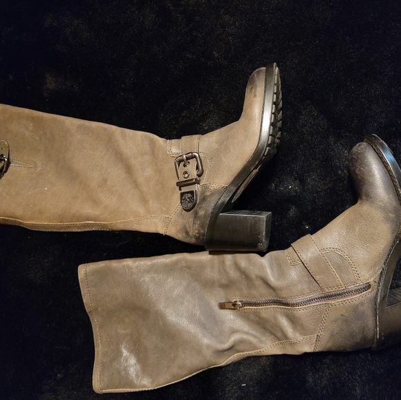 Vincent Camuto... Greenish tall boots - Picture 5 of 8